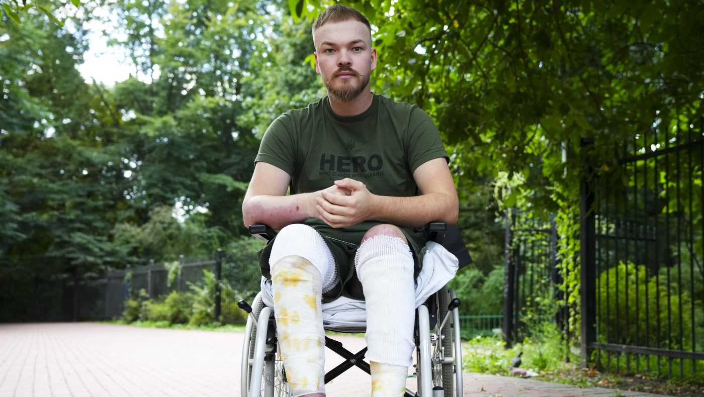 Calgary man recovering in Ukraine sees no end to war