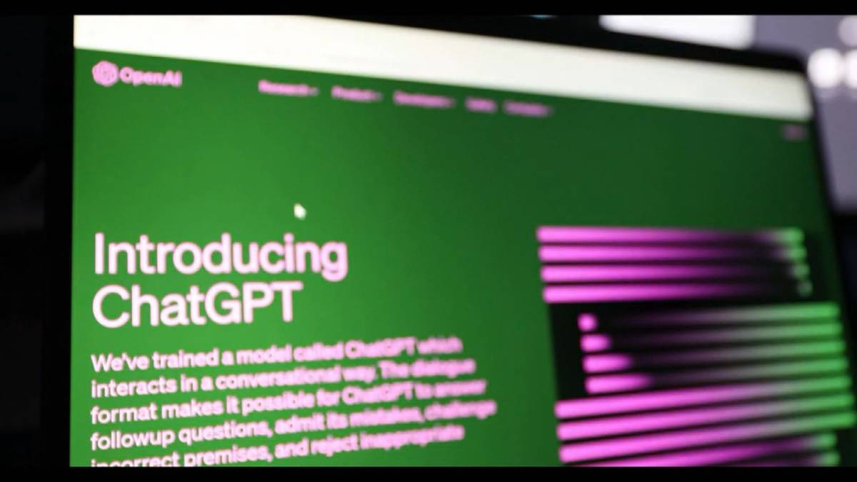 Click to play video: 'People ‘must be very careful’ using AI for medical advice'