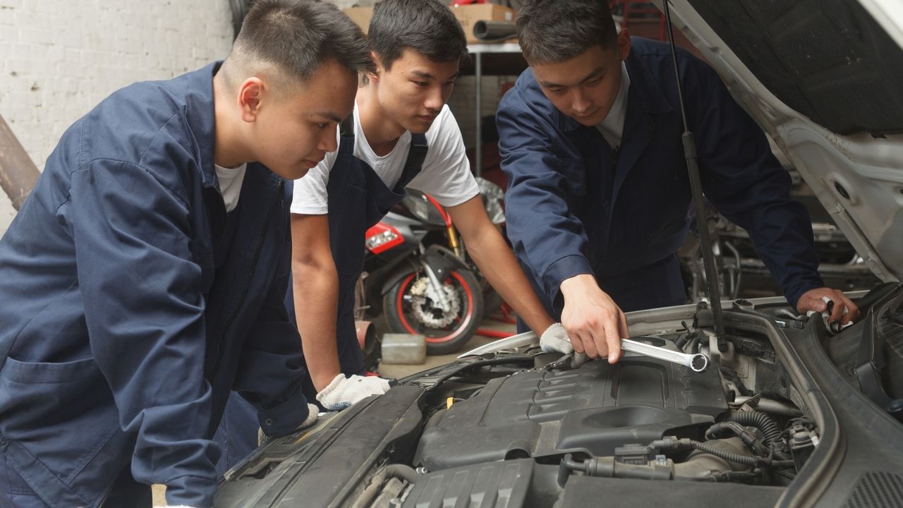 Japan’s Foreign Workforce Rises to Record 2.6 Million