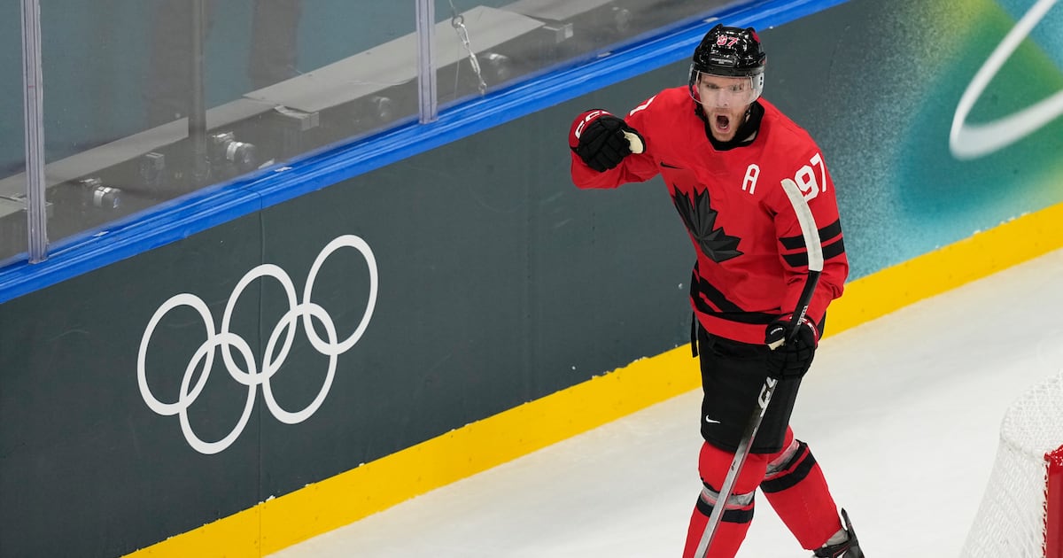 McDavid scores first career goal at Olympics to give Canada early lead