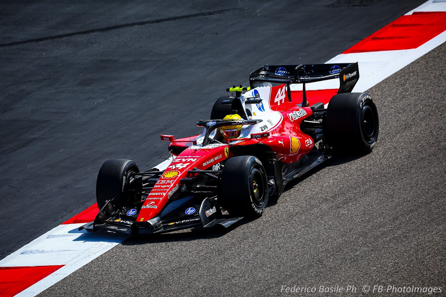 44 Lewis Hamilton, (GRB), Scuderia Ferrari SF26, during the Winter testing days 1, Formula 1 World championship 2026 Bahrain 11-13 February 2026