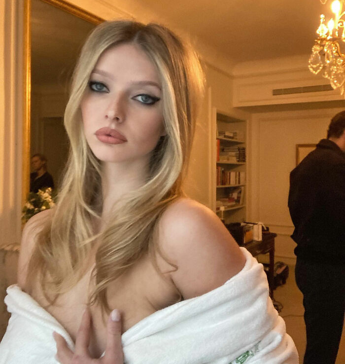 Apple Martin posing indoors with blonde hair and smoky eye makeup, revealing cosmetic procedures she has had. Apple Martin posing indoors with blonde hair and smoky eye makeup, revealing cosmetic procedures she has had.