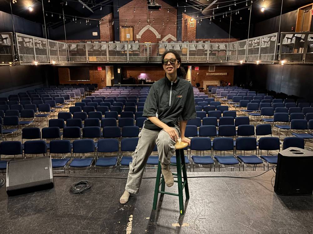 AARON EPP / FREE PRESS
Dammecia Hall volunteers at the West End Cultural Centre.