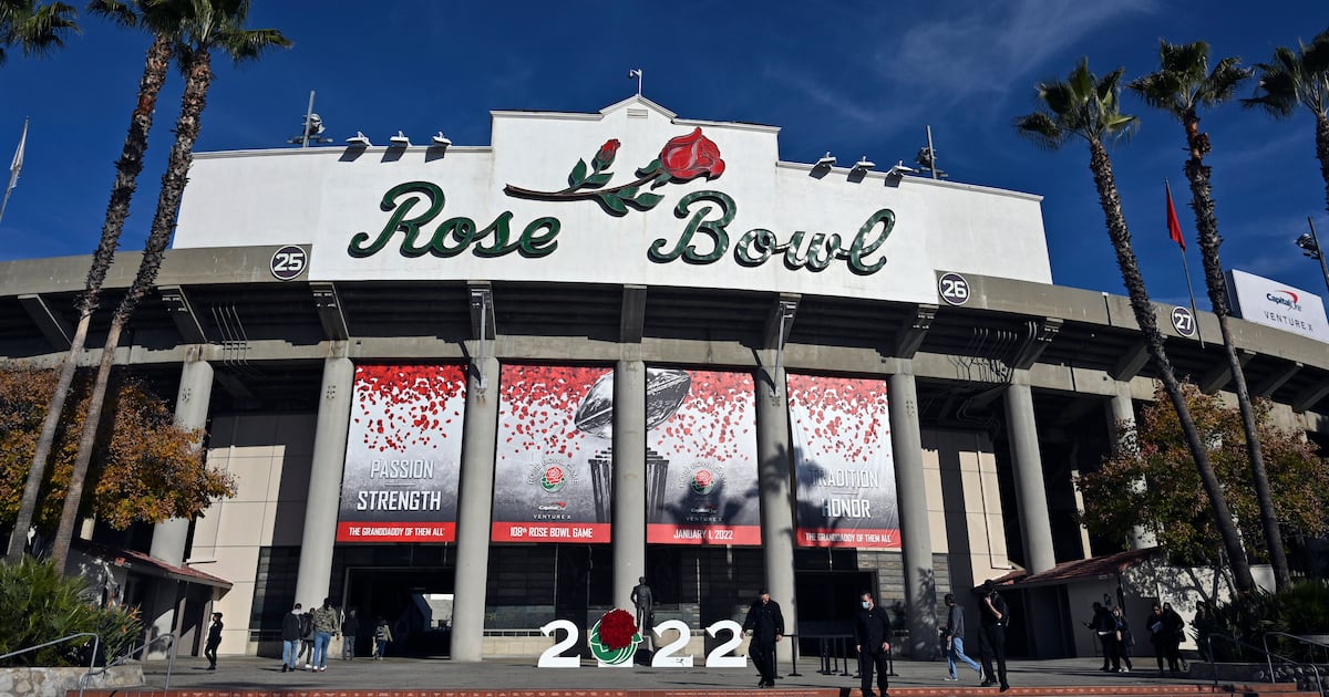 Rose Bowl Stadium to host 2028 Olympic soccer – Annenberg Media