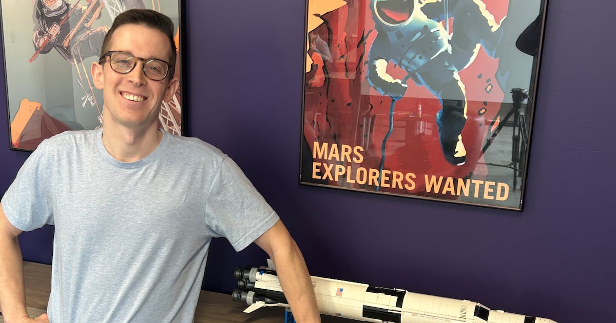 ‘Everything’s beginning to feel a lot more real now’: Western Space members play role in Artemis mission - CTV News