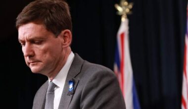 Extortion suspects claiming refugee status ‘ludicrous,’ B.C. premier says