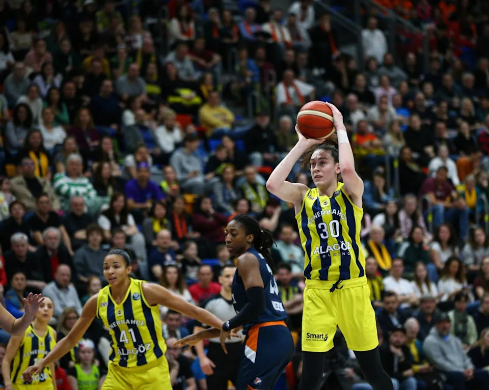 Breanna Stewart (R) of Fenerbahce Alagoz Holding in action during the 2023 FIBA EuroLeague Women final. Anadolu Agency via Getty Images