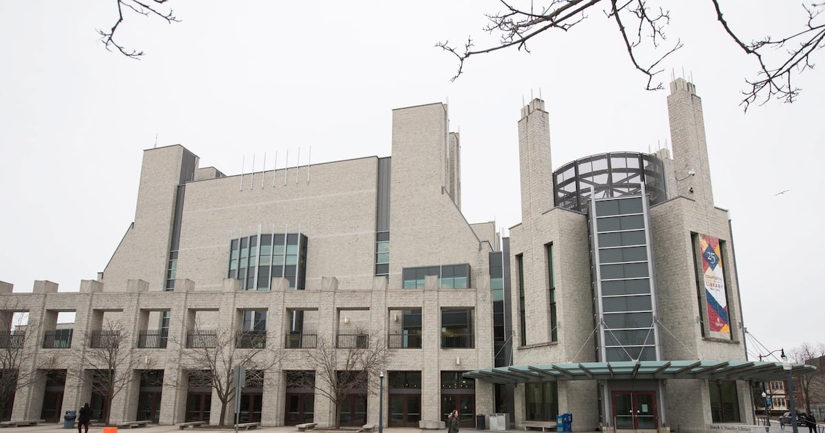 Ontario lifting post-secondary tuition freeze, boosting funding