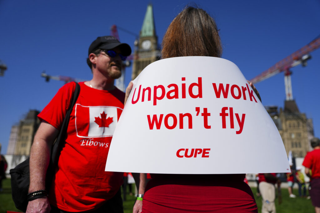 Airlines say federal probe disproves unpaid work claims, but Ottawa wants more data
