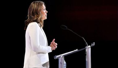 Danielle Smith calls on Mark Carney to give Alberta more say in selection of judges