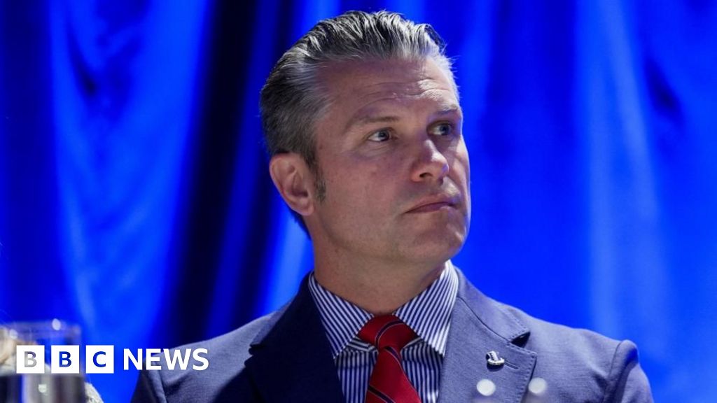 US threatens Anthropic with deadline in dispute on AI safeguards - BBC