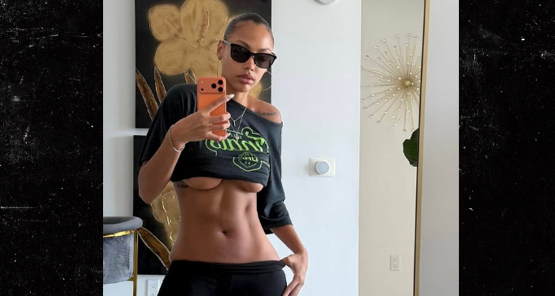 Kysre Gondrezick Flaunts Major Underboob In Stunning Mirror Selfie