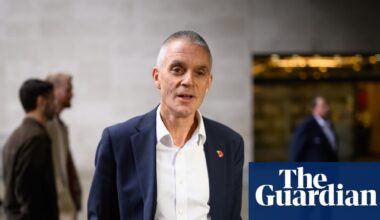 BBC to pursue cuts of up to £600m as bosses point to fall in licence fee income | BBC