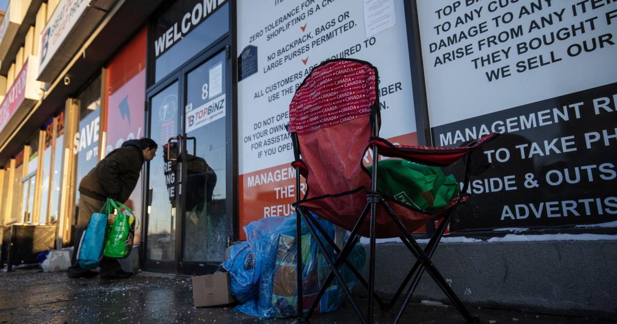 Man charged with murder after woman killed, man seriously injured in ‘disturbing,’ unprovoked attacks in Mississauga - Toronto Star