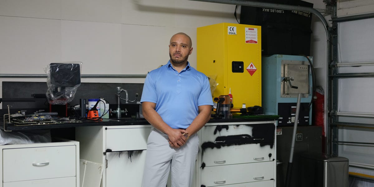 Solo Founder Runs Company With 15 AI Agents — Here's How