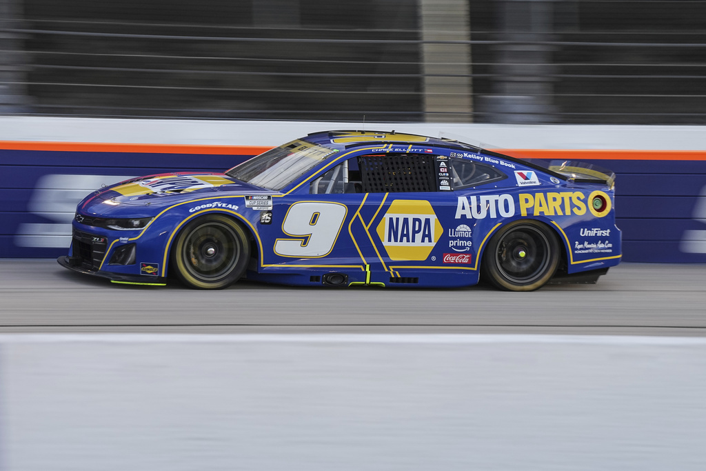 NASCAR Autotrader 400 Prediction, Picks, Favorites to Win for Sunday