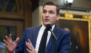 Ottawa unsure how to regulate AI chatbots after Tumbler Ridge report, as Solomon says 'all options are on the table