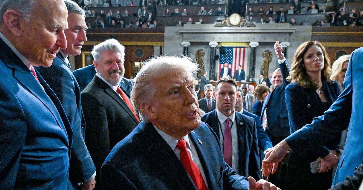 Trump tariffs and soft hiring weigh on U.S. equities