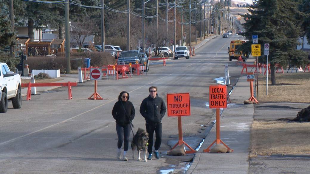 Click to play video: 'Residents in one Calgary neighbourhood share feelings of relief and worry ahead of water main twinning project'