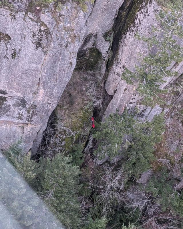 A paraglider is rescued after crashing into a cliff in the Cowichan area of Vancouver Island in this Friday, Feb. 6, 2026 handout photo posted on the North Shore Rescue Facebook page. THE CANADIAN PRESS/Handout - North Shore Rescue, Facebook (Mandatory Credit)