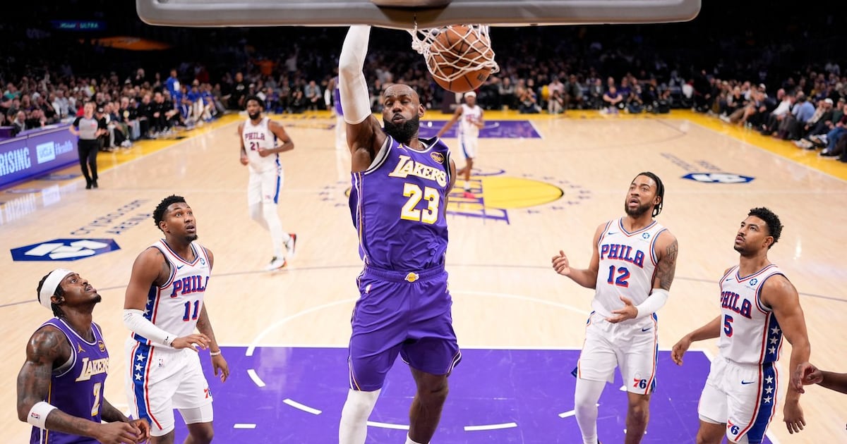 Austin Reaves helps Los Angeles Lakers overcome Luka Doncic’s injury and beat Philadelphia 76ers
