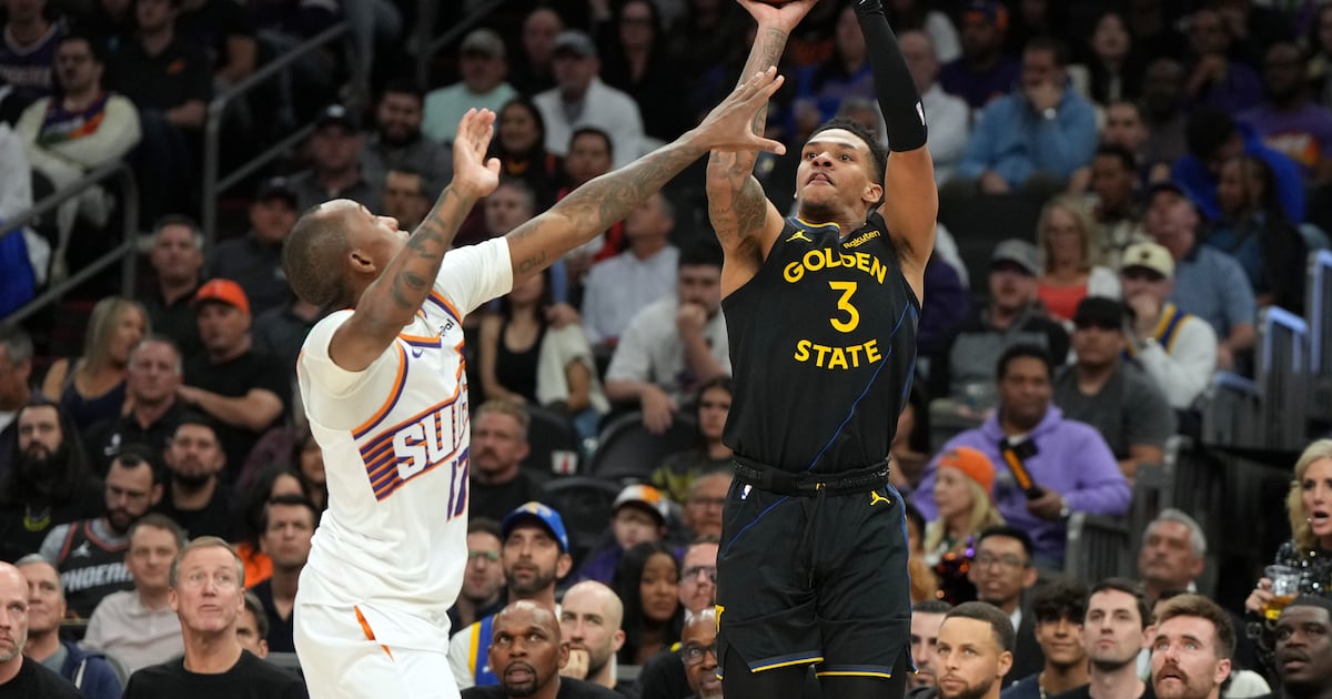 Golden State Warriors erase 14-point deficit in fourth quarter to beat Phoenix Suns
