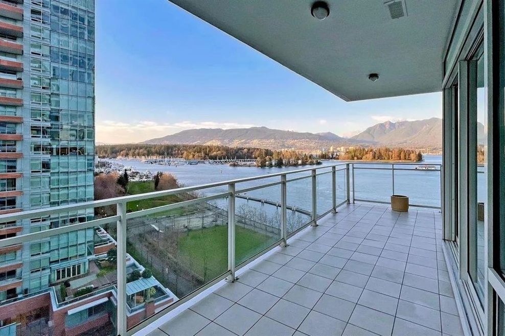 downtown vancouver condo