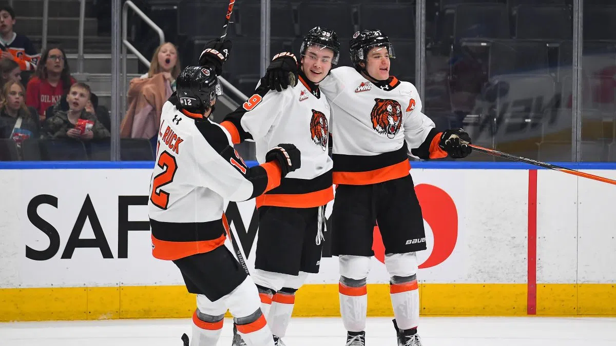 Five-goal third period helps Medicine Hat Tigers upend Edmonton Oil Kings 10-6