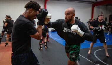 Ex-Oregon linebacker AJ Hotchkins set on sacking UFC competition