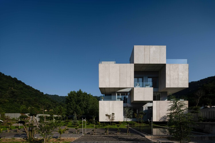 Double Side House / bood design bureau - Exterior Photography