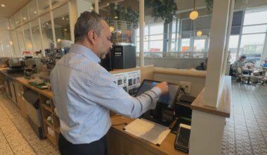 Thousands in restaurant staff tips vanish after digital wallet failure