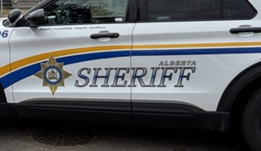 Arrested suspect steals Alberta Sheriff patrol cruiser northwest of Edmonton