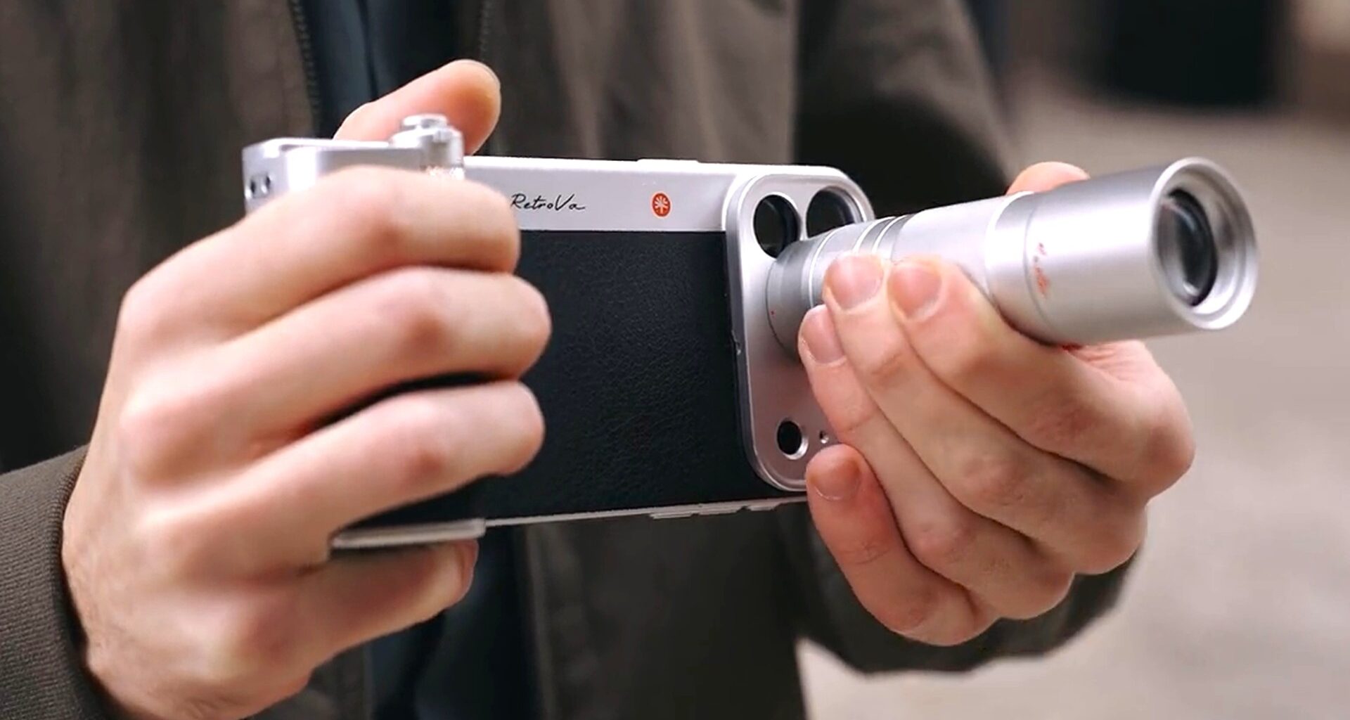 Apple iPhone as a real camera: Professional kit with teleconverter for better zoom now crowdfunding