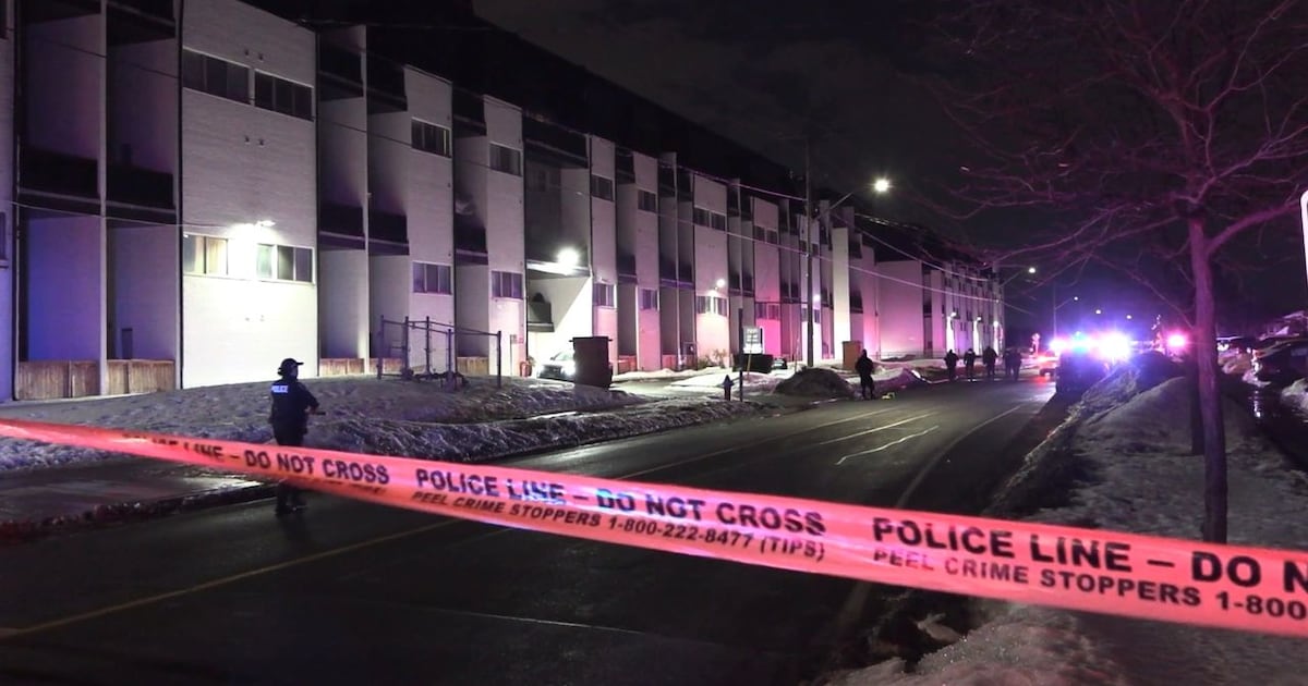 2 critically hurt in Mississauga drive-by shooting