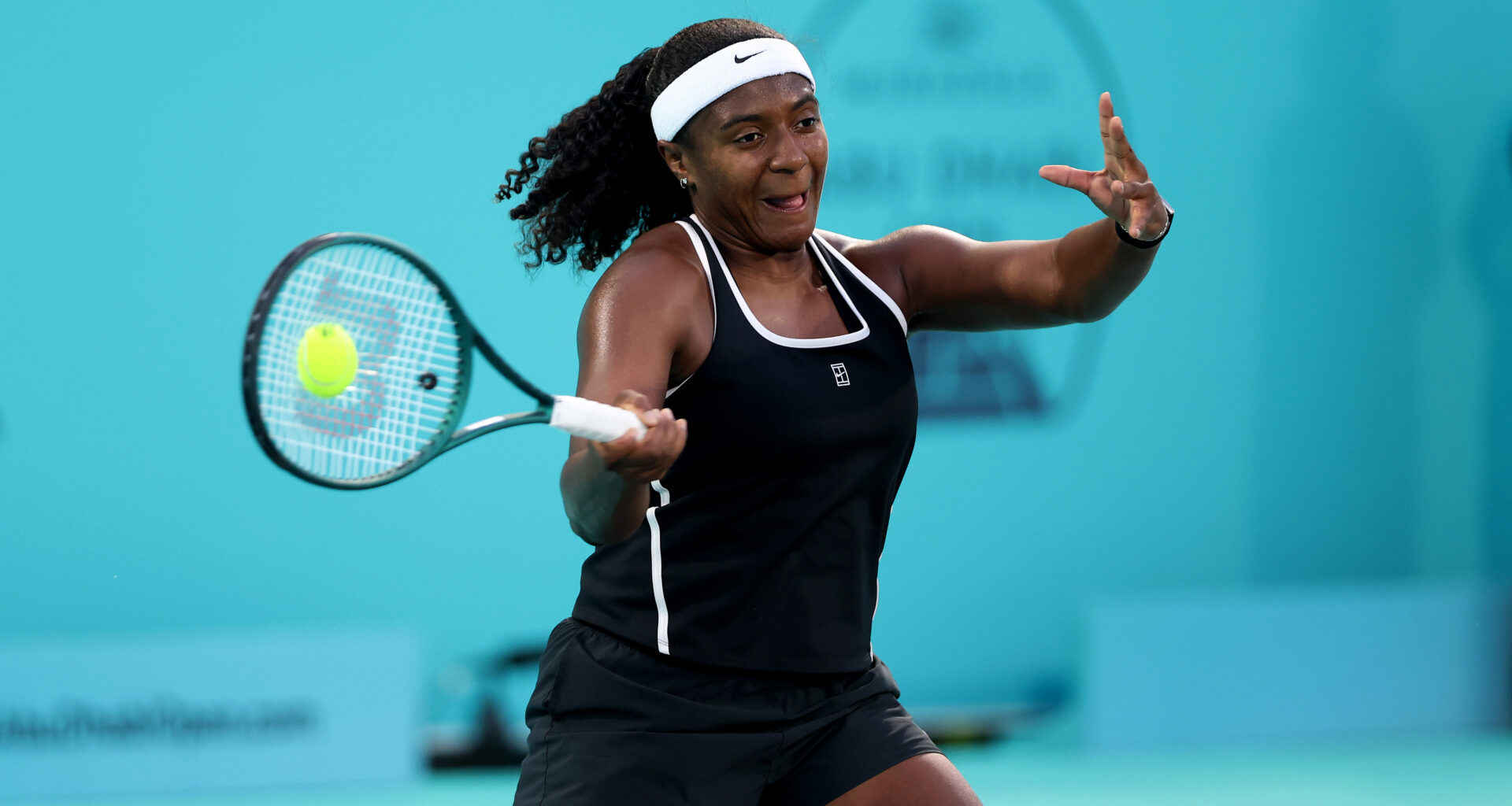 Baptiste upsets Navarro in Abu Dhabi three-setter