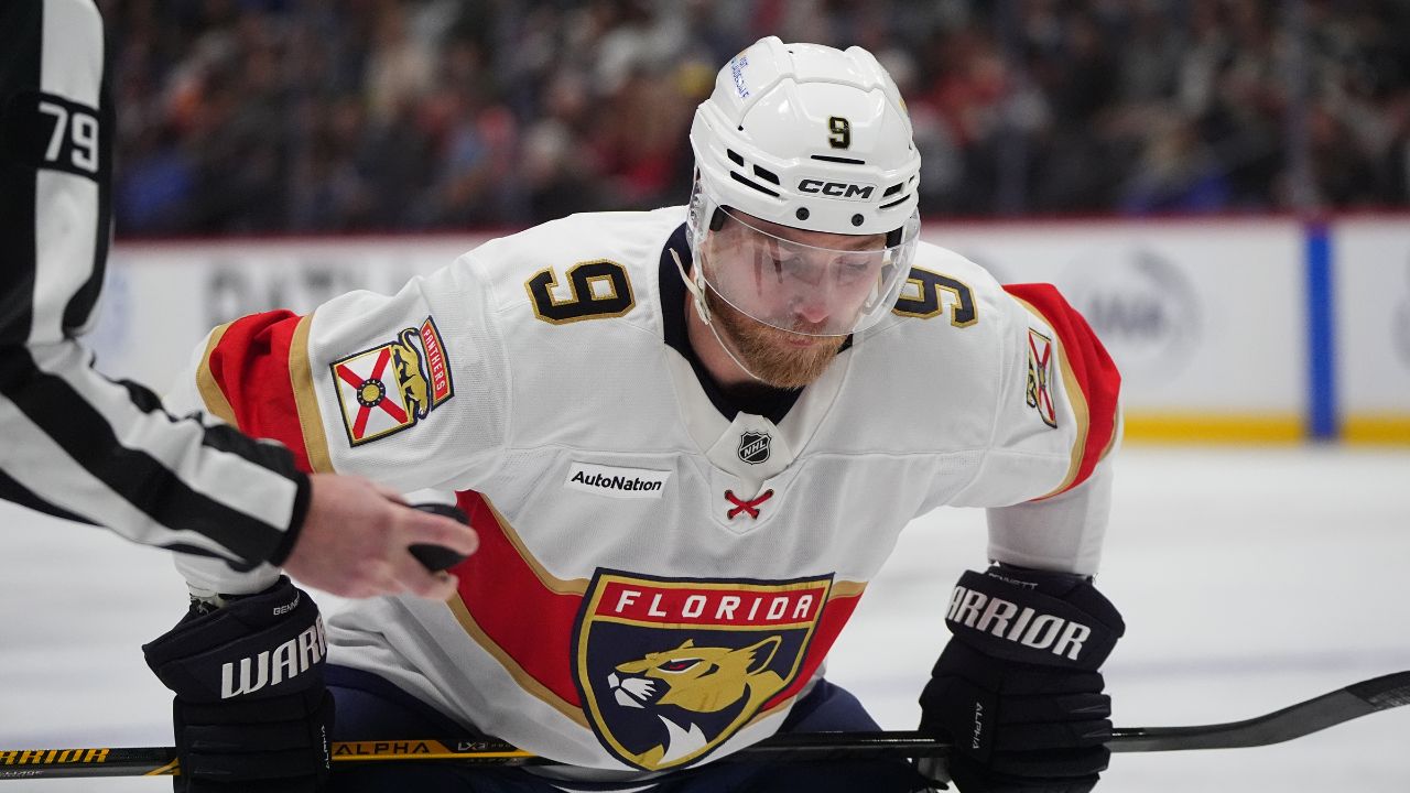 Panthers' Sam Bennett exits with upper-body injury vs. Sabres
