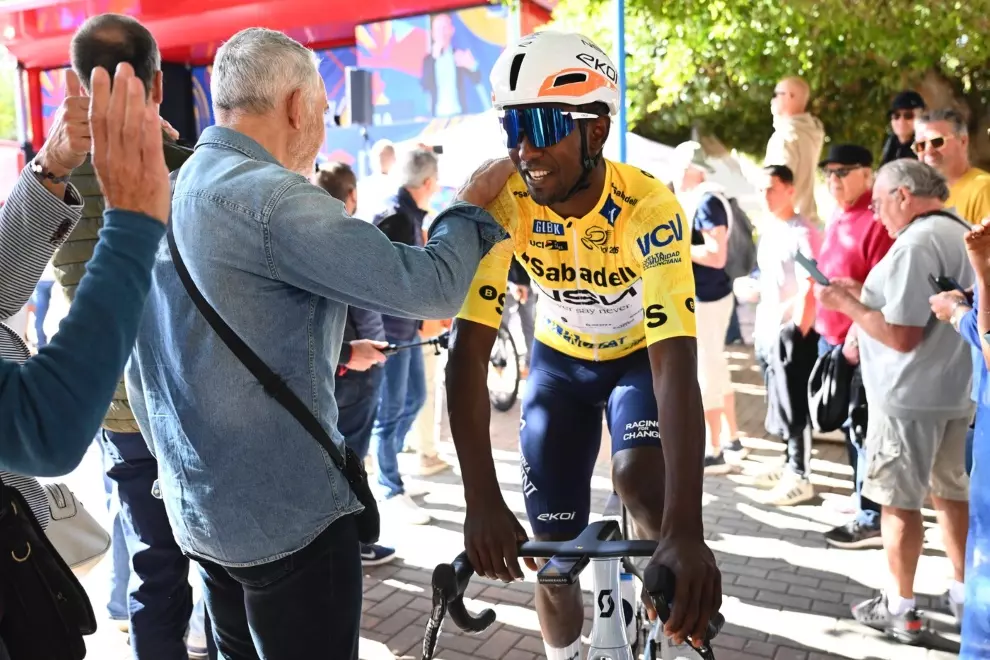 Girmay Gets First Win in More than a Year as Pedersen Breaks Wrist and Collarbone