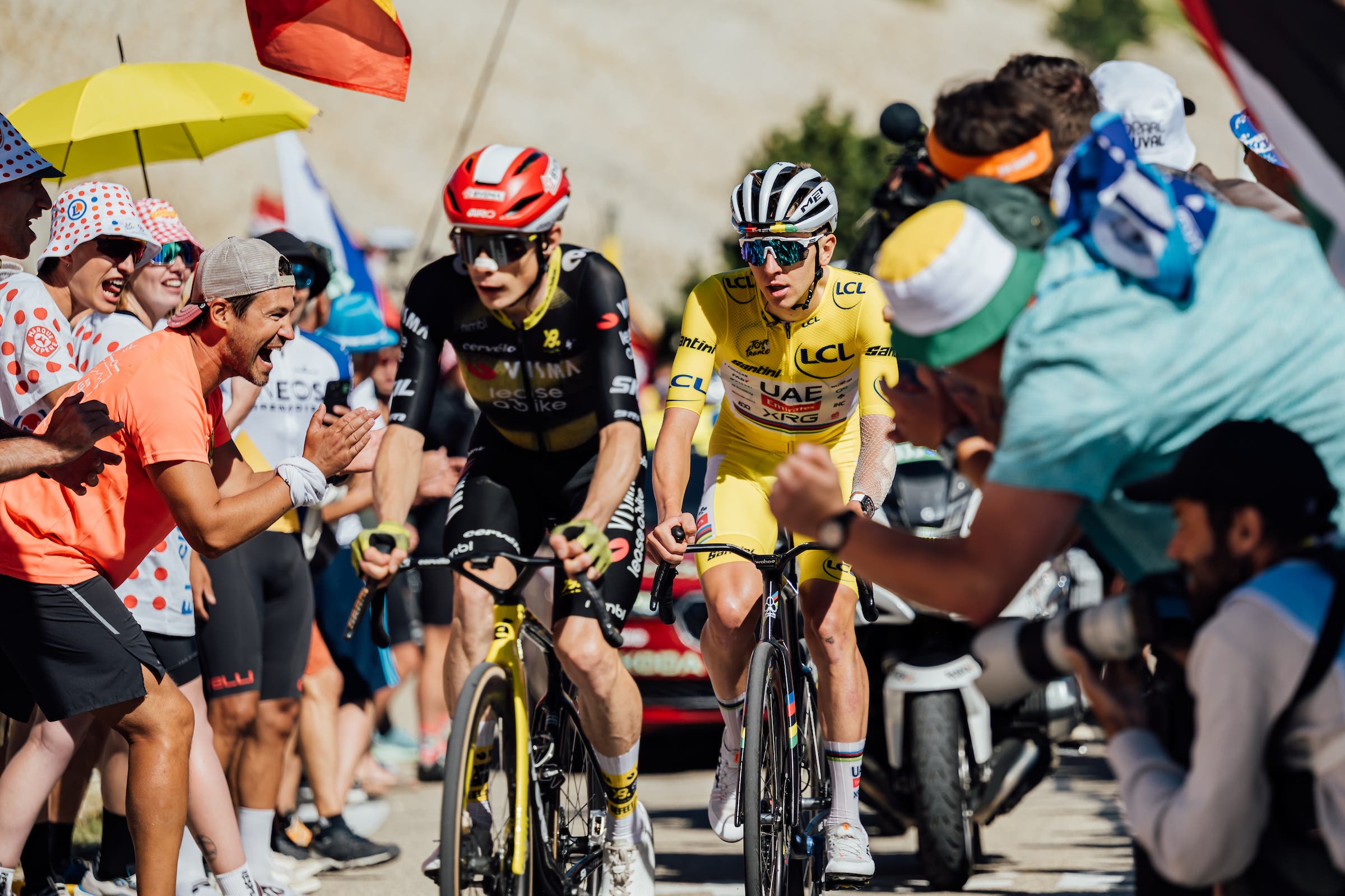 Pogačar parried Visma-Lease a Bike's attacks in the Alps from the seat (Photo: Chris Auld)