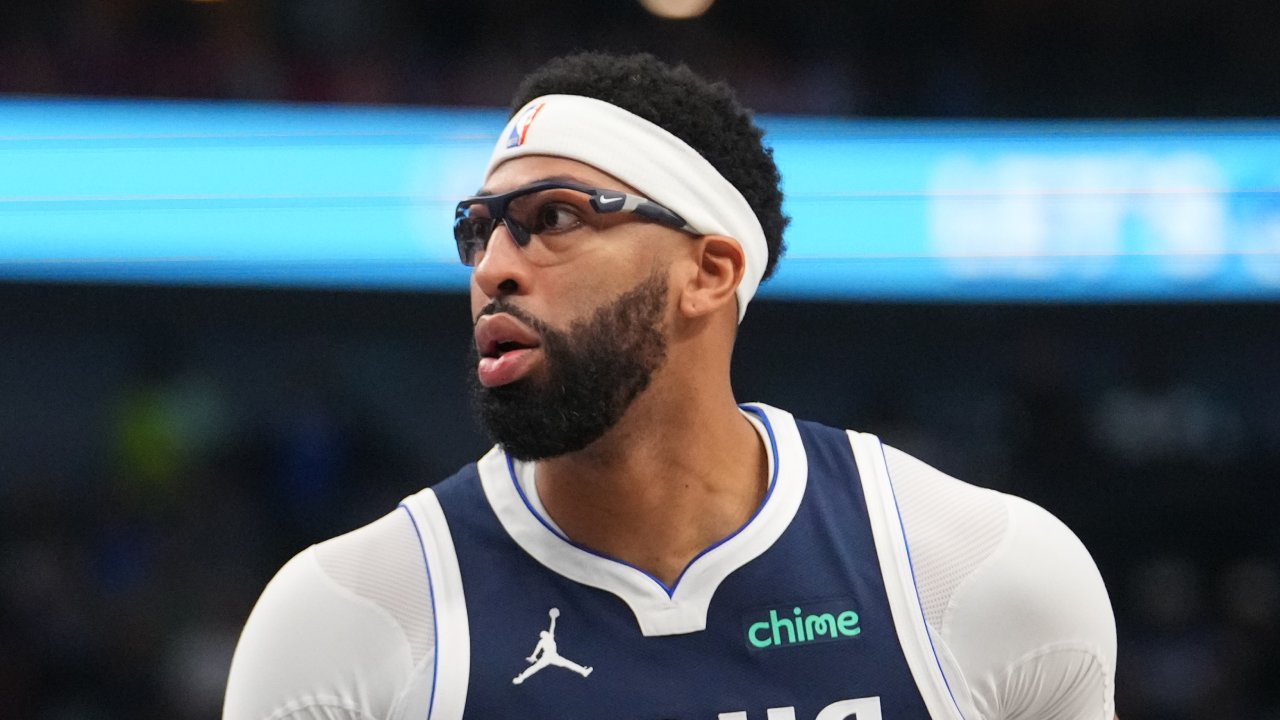 Report: Wizards' Anthony Davis expected to sit out season to get healthy