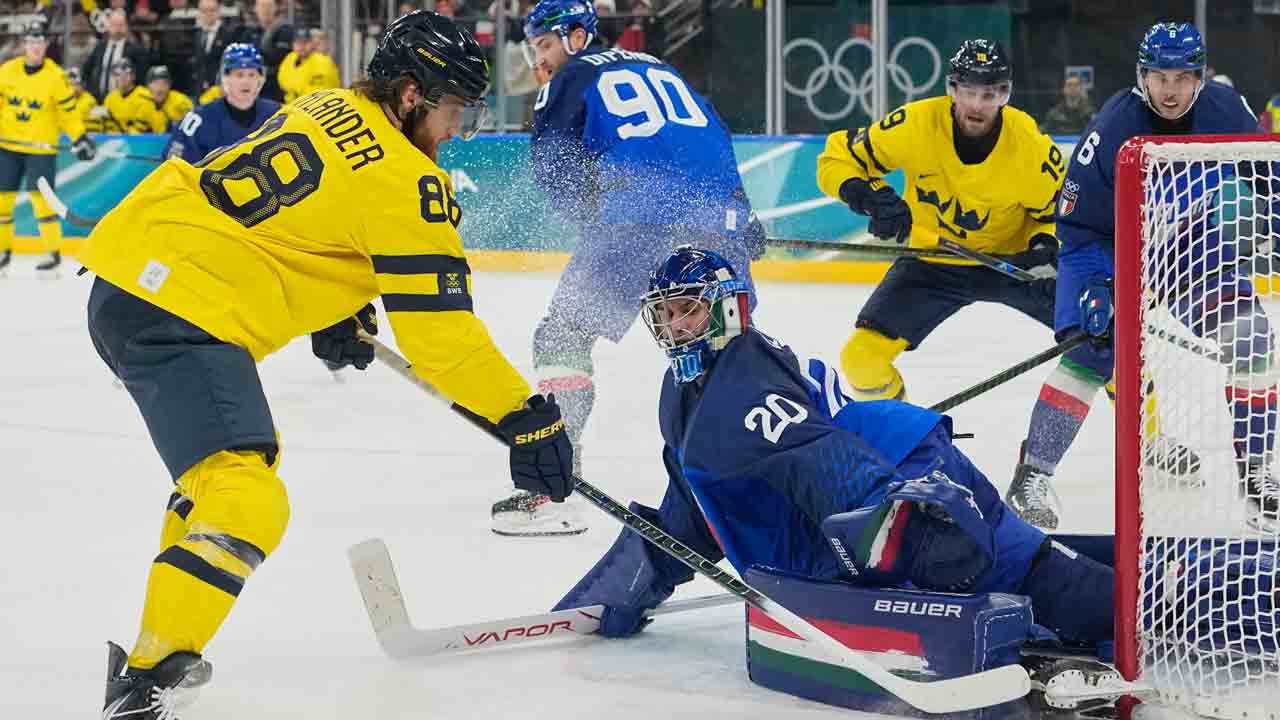 Takeaways: Goalies shine as Italy tests Sweden, Slovakia upsets Finland