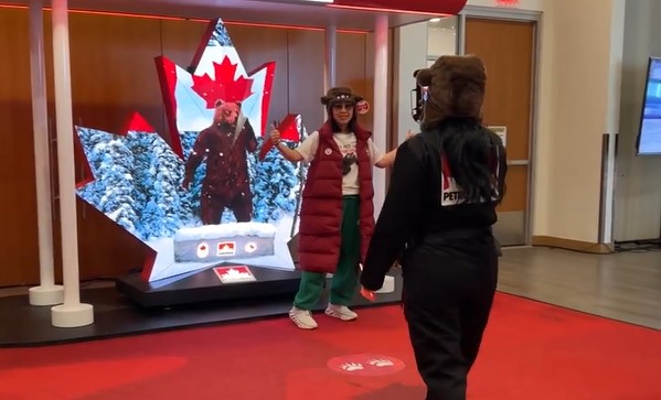 Calgarians cheer on Canadians at first-ever Olympic FanFest