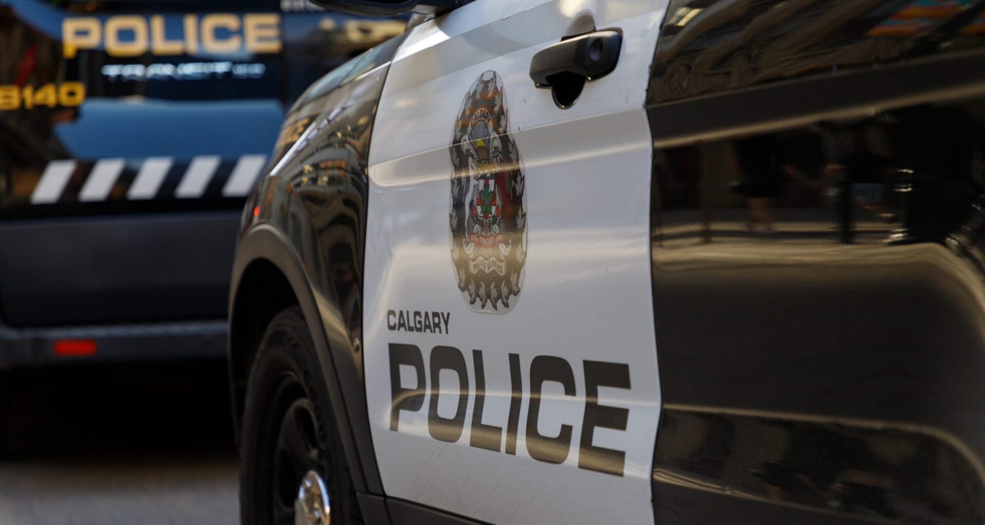 Stabbing in SW Silverado sends 1 to hospital