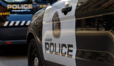 Stabbing in SW Silverado sends 1 to hospital