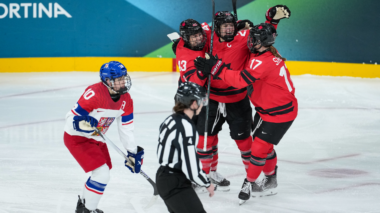 Women's hockey takeaways: Poulin injury casts shadow over Canada's win