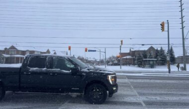 winter storm hits mississauga.