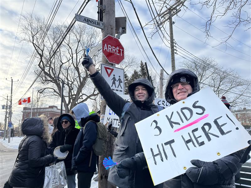 Parents to hold safety rally in Montreal West after students struck