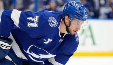 Lightning's Anthony Cirelli exits Stadium Series with undisclosed injury