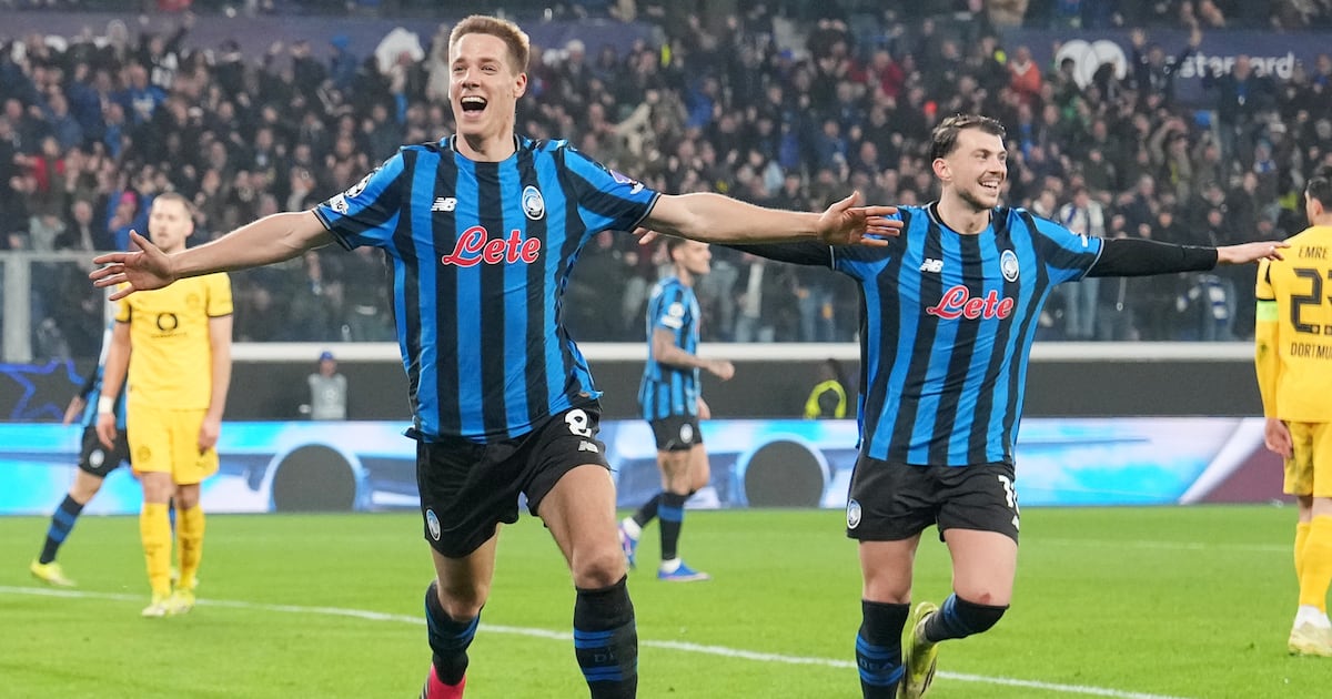 Atalanta shock Dortmund with last-gasp penalty to reach last 16