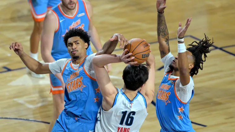 Surprise Spurs guard ranks among most popular NBA cards image