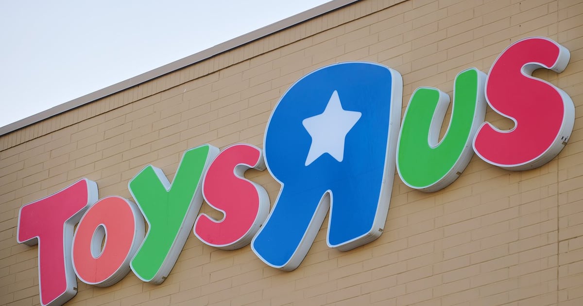 Toys "R" Us Canada on cusp of closing more locations: court filings